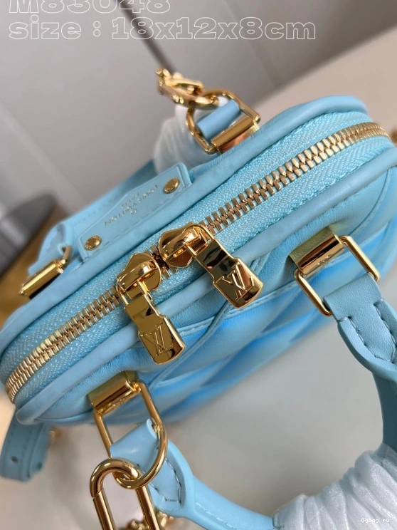 LOUIS Alma-18*12*8cm Nano VUITTON 0809